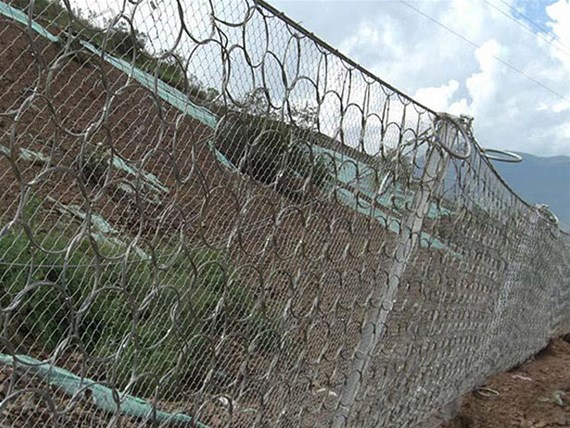 邊坡防護網與生態環境和諧共生，綠色防護理念深入人心