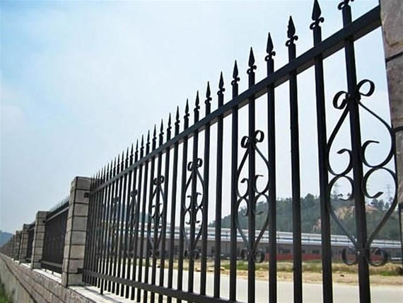 云南鋅鋼護欄網如何保養才能延長壽命？